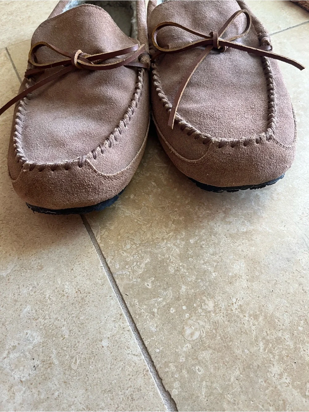 Minnetonka Brown Suede Moccasin Slippers with Leather Bow. Like new condition.